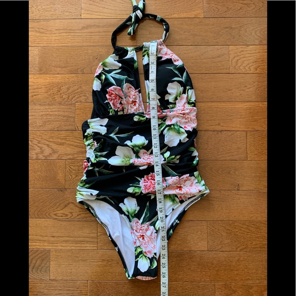 🎁Cupshe Keep Secrets One Piece Halter Swimsuit-M - Picture 7 of 13